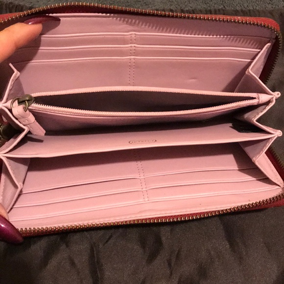 Red Coach wallet - Picture 3 of 4